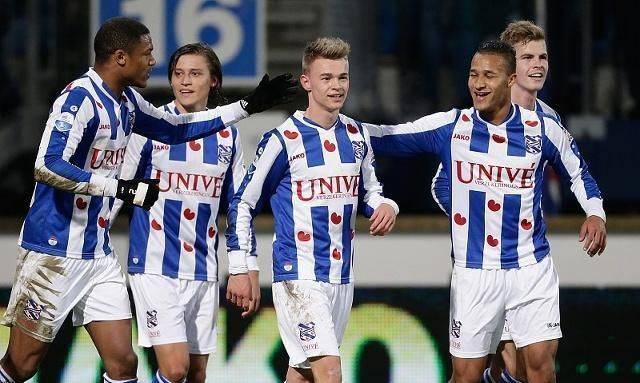 创造历史！苏翊鸣首夺单板滑雪坡面障碍技巧世界杯奖牌.